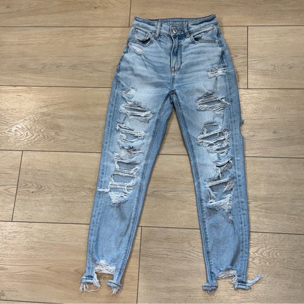 American Eagle MOM JEANS Ripped Light Blue Skinny Jeans size 23